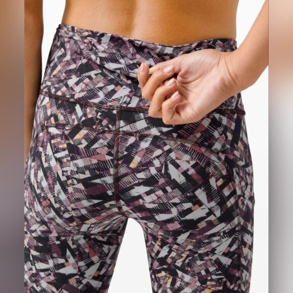 Lululemon Fast and Free Tight II 25" Leggings Nulux Kaleidoscopic Pink Size 4 - Picture 4 of 12